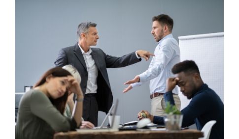 signs your boss is threatened by you