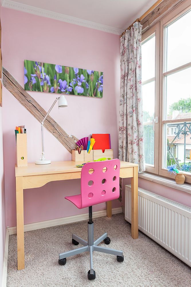 Glam Pink Toned Wall