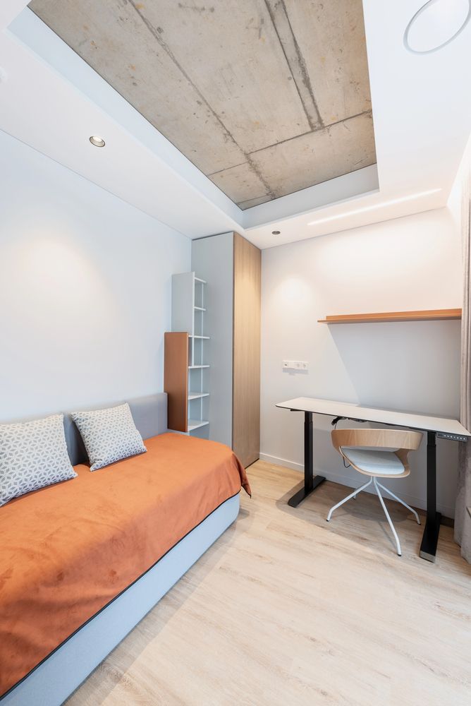 10 Fold out Couch with Work Area Depositphotos 751367922 S