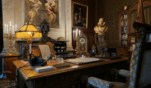 Feature Image Gothic Office Decor