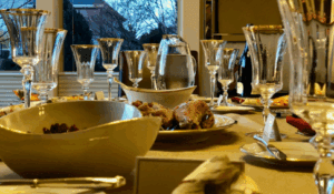 Feature Image Thanksgiving Table Decor