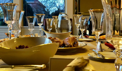 Feature Image Thanksgiving Table Decor
