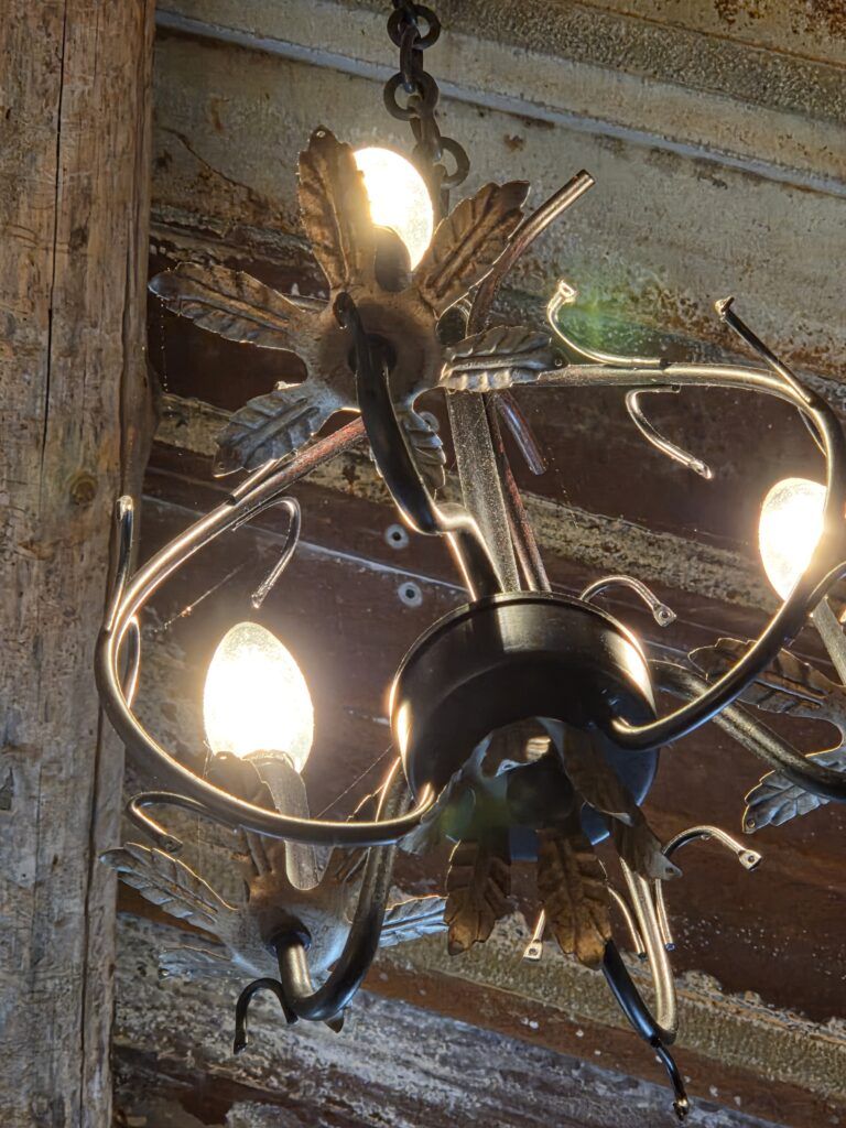 3 Mountain Cabin Decor